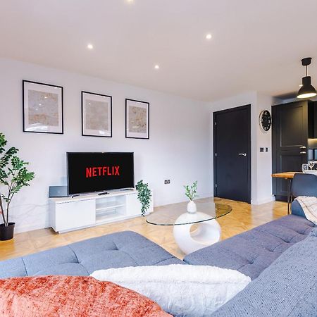 2 King Size Beds In Manhattan Styled Oversize Apartment Лидс Экстерьер фото