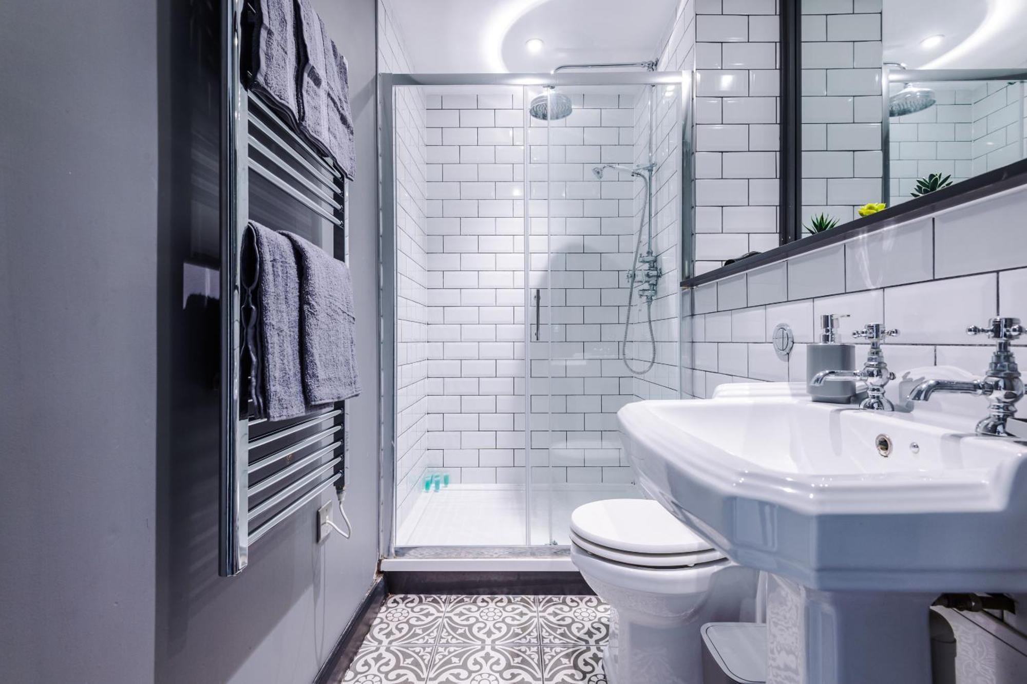 2 King Size Beds In Manhattan Styled Oversize Apartment Лидс Экстерьер фото