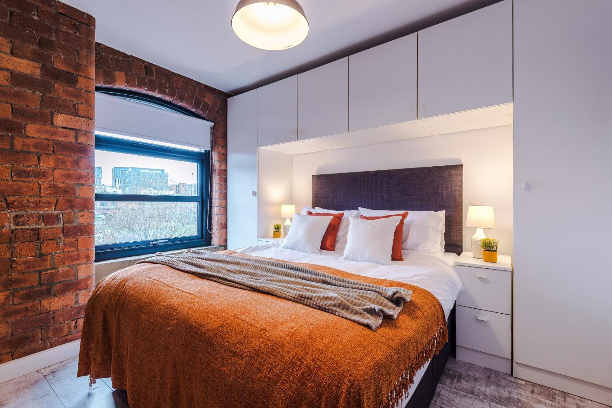 2 King Size Beds In Manhattan Styled Oversize Apartment Лидс Экстерьер фото
